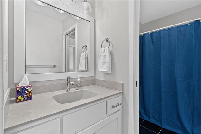 10514 N Hawthorne Avenue, Kansas City, MO 64157