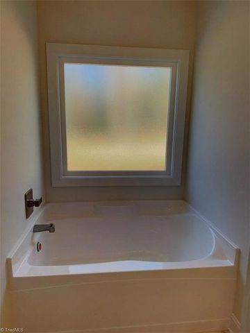 4810 Selwyn Drive, Winston-salem, NC 27104