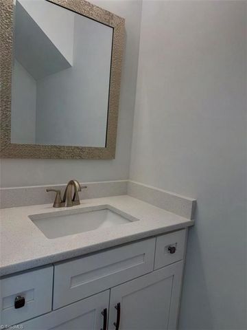 4810 Selwyn Drive, Winston-salem, NC 27104