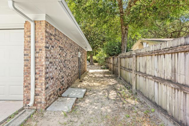 2431 Roberts Drive, Niceville, FL 32578