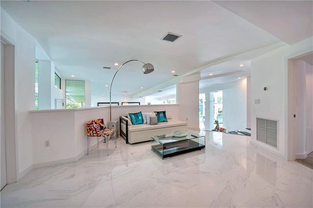 28 PELICAN Drive, Fort Lauderdale, FL 33301