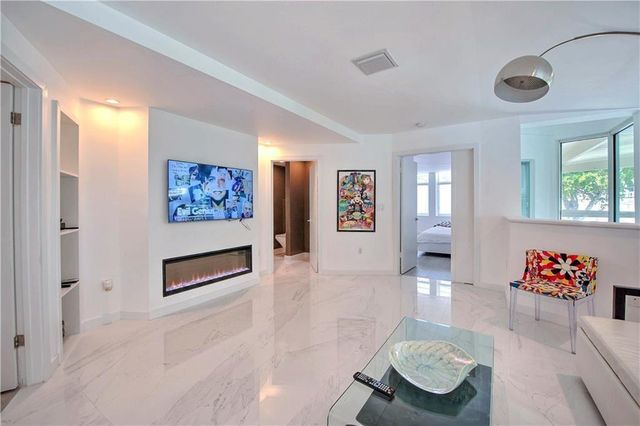 28 PELICAN Drive, Fort Lauderdale, FL 33301