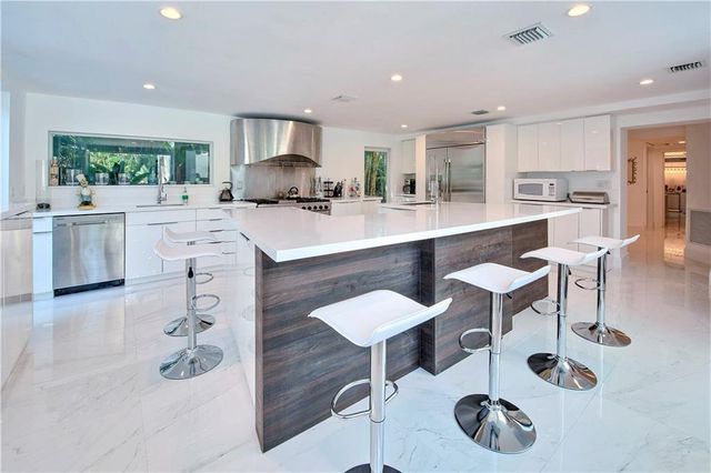 28 PELICAN Drive, Fort Lauderdale, FL 33301