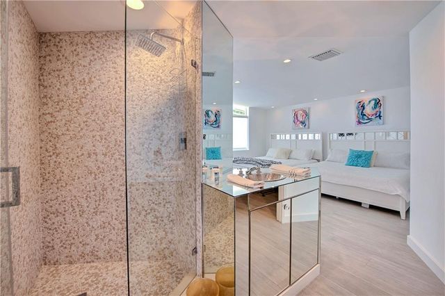 28 PELICAN Drive, Fort Lauderdale, FL 33301