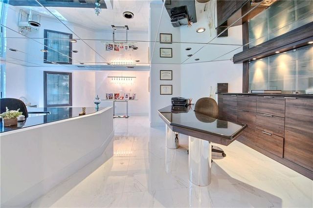 28 PELICAN Drive, Fort Lauderdale, FL 33301