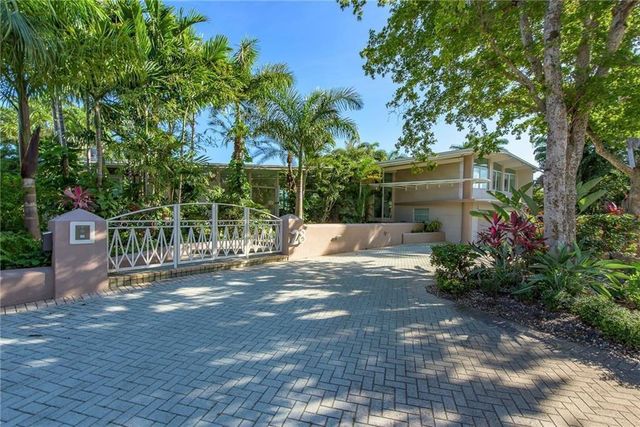 28 PELICAN Drive, Fort Lauderdale, FL 33301