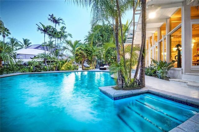 28 PELICAN Drive, Fort Lauderdale, FL 33301