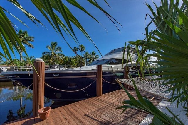 28 PELICAN Drive, Fort Lauderdale, FL 33301
