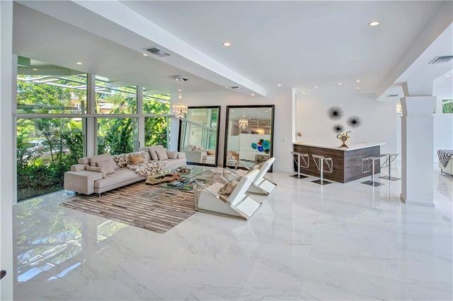 28 PELICAN Drive, Fort Lauderdale, FL 33301