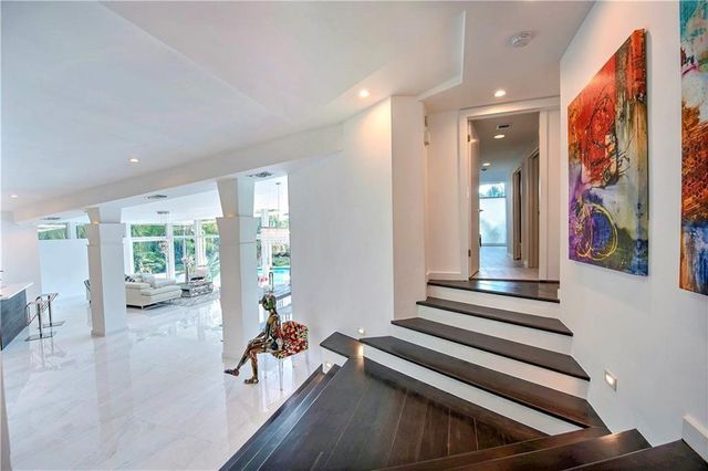 28 PELICAN Drive, Fort Lauderdale, FL 33301