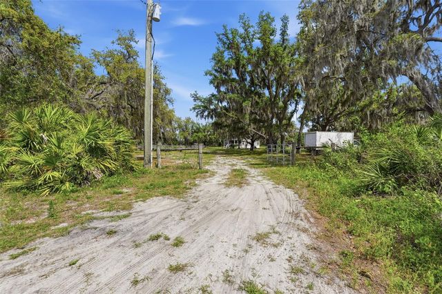 5625 HOG TOWN LANE, Myakka City, FL 34251