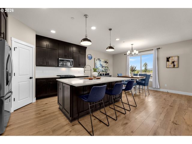 329 W LAUREL St, Washougal, WA 98671