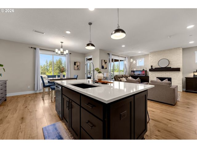 329 W LAUREL St, Washougal, WA 98671