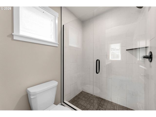 329 W LAUREL St, Washougal, WA 98671