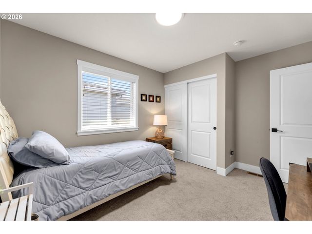 329 W LAUREL St, Washougal, WA 98671