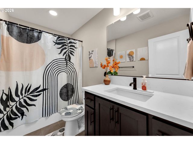 329 W LAUREL St, Washougal, WA 98671