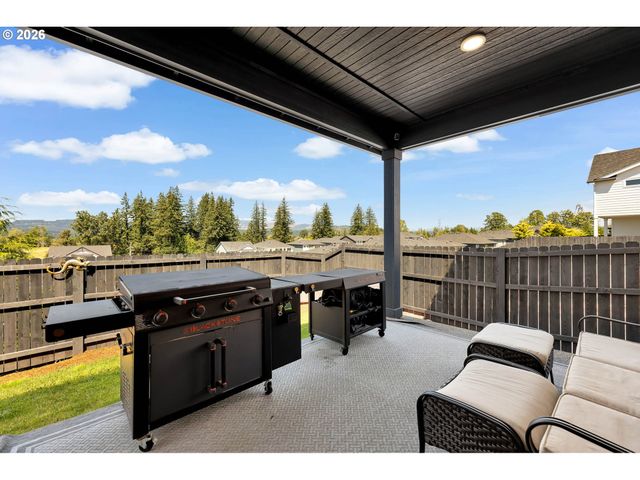 329 W LAUREL St, Washougal, WA 98671