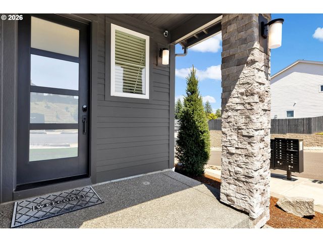 329 W LAUREL St, Washougal, WA 98671