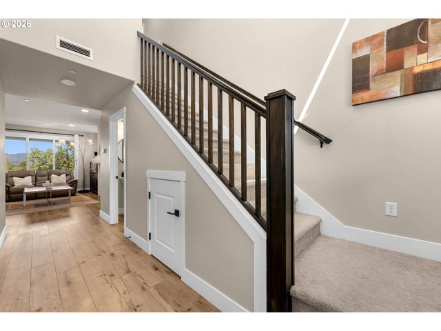 329 W LAUREL St, Washougal, WA 98671