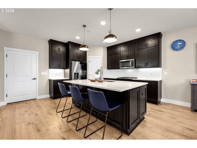 329 W LAUREL St, Washougal, WA 98671