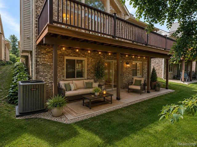 45325 Stonehedge Drive, Plymouth, MI 48170