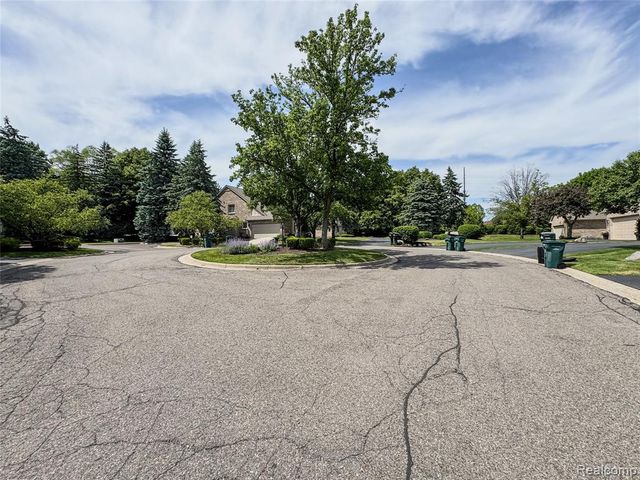 45325 Stonehedge Drive, Plymouth, MI 48170