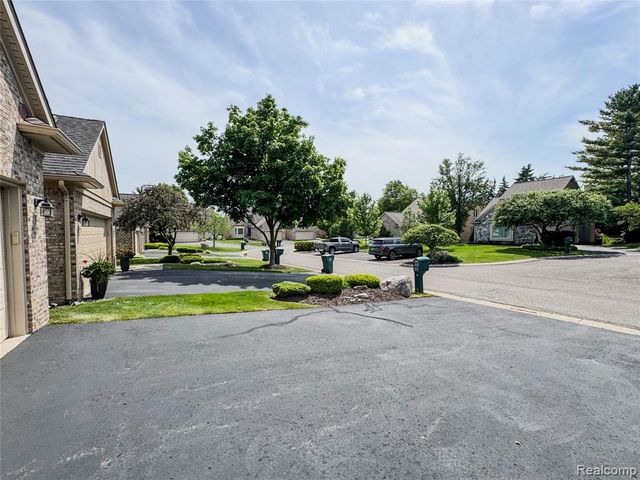 45325 Stonehedge Drive, Plymouth, MI 48170