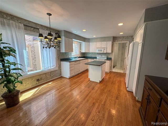 45325 Stonehedge Drive, Plymouth, MI 48170