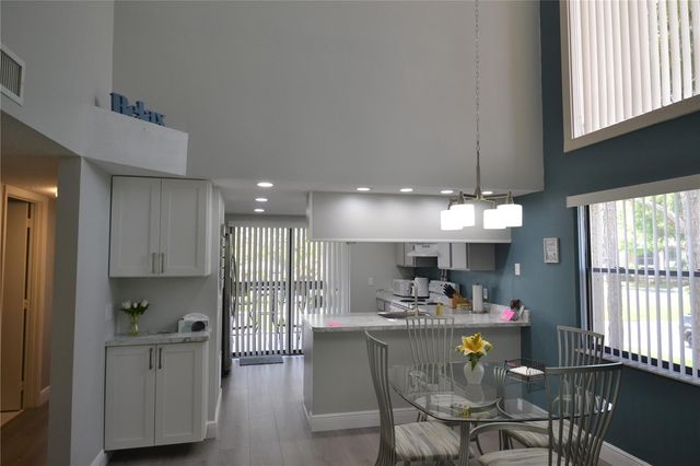 284 WOODLAKE WYNDE, Oldsmar, FL 34677