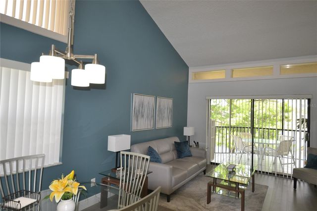 284 WOODLAKE WYNDE, Oldsmar, FL 34677