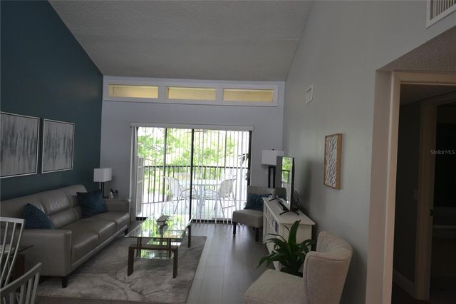 284 WOODLAKE WYNDE, Oldsmar, FL 34677