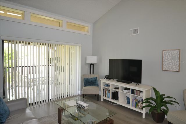 284 WOODLAKE WYNDE, Oldsmar, FL 34677