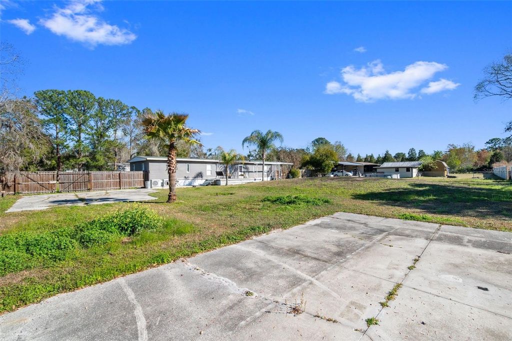 Image 43 of property listing at 6329 SADDLETREE DRIVE, Wesley Chapel, FL 33544