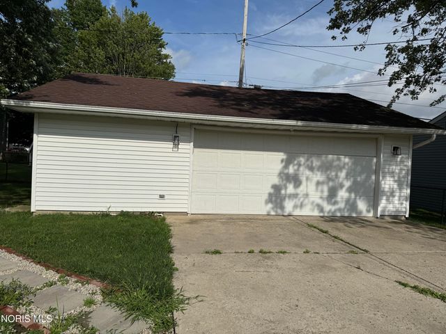 2605 Eton Place, Findlay, OH 45840