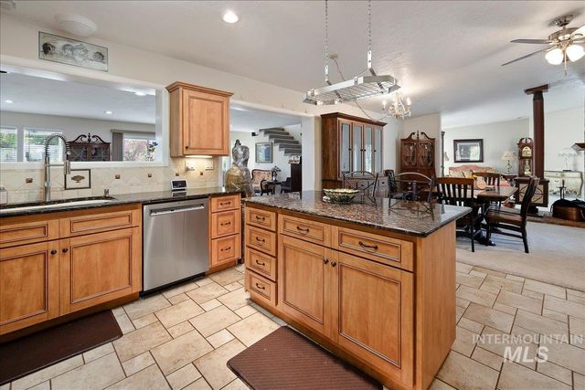 147 W 400 South, Jerome, ID 83338