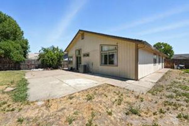 8044 torrente Way, Sacramento, CA 95823