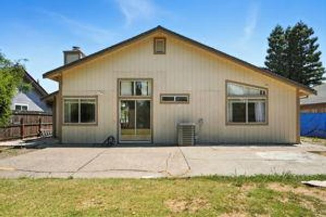 8044 torrente Way, Sacramento, CA 95823