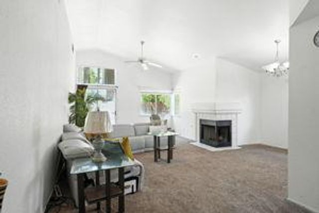 8044 torrente Way, Sacramento, CA 95823