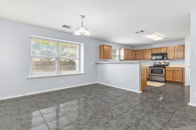 9027 Harbour Town, Selma, TX 78154