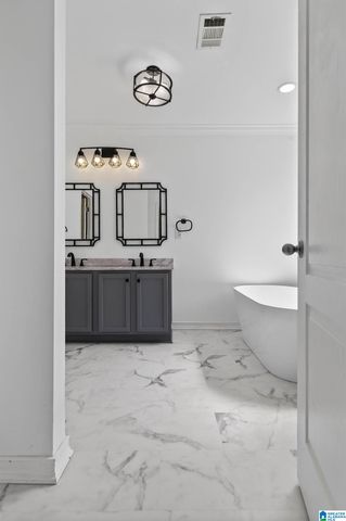 6741 SOUTHERN TRACE CIRCLE, Leeds, AL 35094