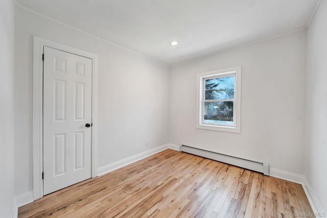 40 Durhamoc Lane, North Babylon, NY 11703