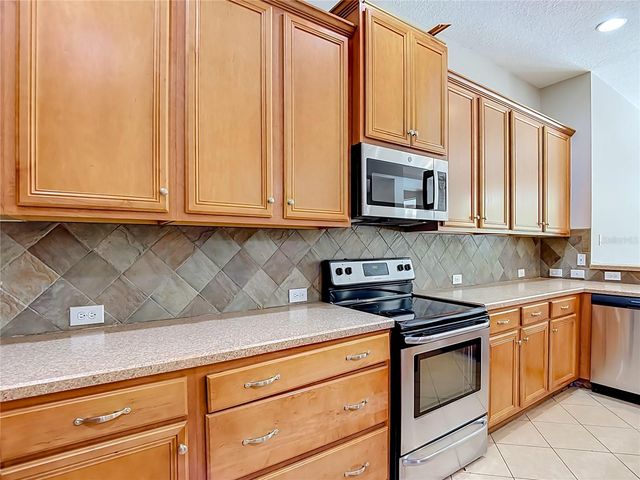 7220 NIGHT HERON DRIVE, Land O Lakes, FL 34637