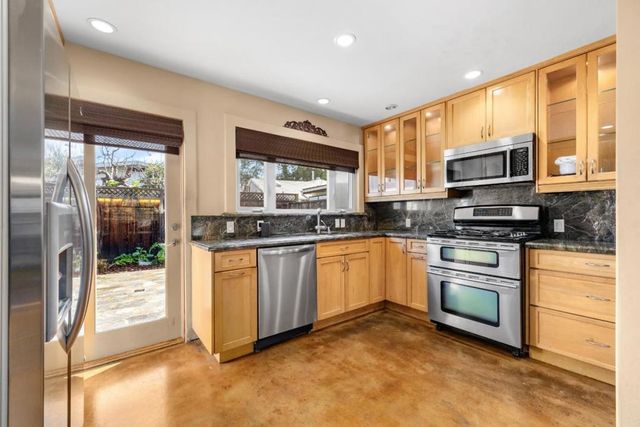 624 Riverview Drive, Capitola, CA 95010