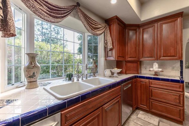 5116 Greencrest Road, La Canada Flintridge, CA 91011