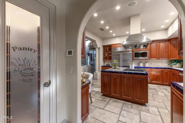 5116 Greencrest Road, La Canada Flintridge, CA 91011