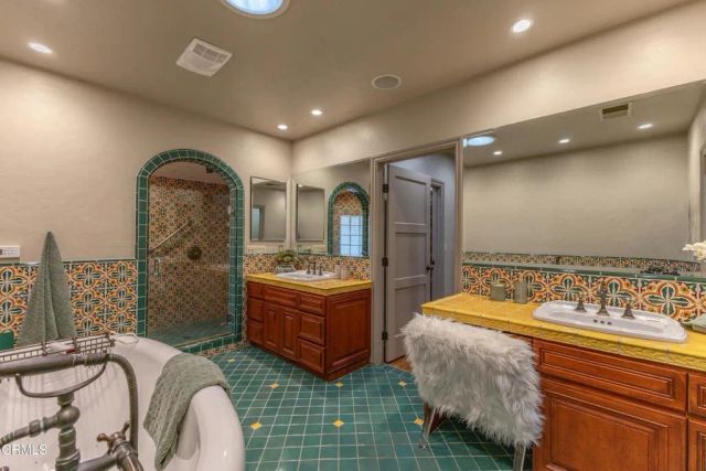 5116 Greencrest Road, La Canada Flintridge, CA 91011