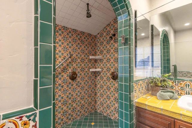 5116 Greencrest Road, La Canada Flintridge, CA 91011