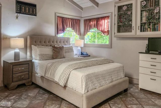 5116 Greencrest Road, La Canada Flintridge, CA 91011