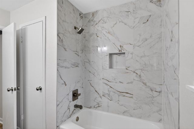 2814 Silver Pine Lane, Shreveport, LA 71108