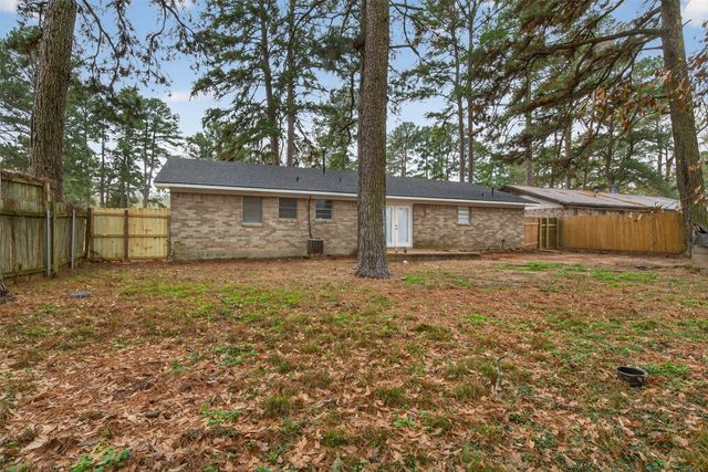 2814 Silver Pine Lane, Shreveport, LA 71108